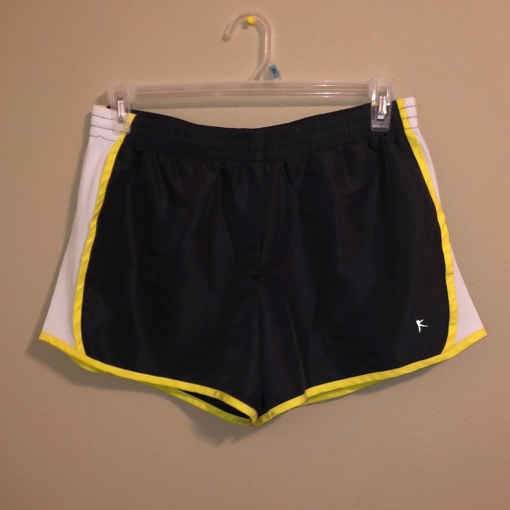Athletic shorts - Picture 2 of 3